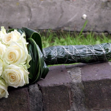 Gerbe mortuaire roses © Fleur d’Ô 2016